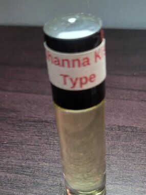 Rhianna kiss Body oil